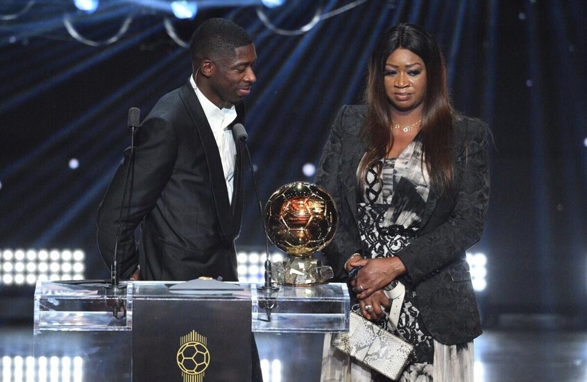 بعد فوزه بالكرة الذهبية.. ديمبيلي في مأزق بسبب "هدية الأم"