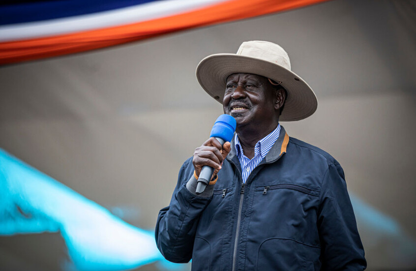 جثمان زعيم المعارضة رايلا أودينغا يصل إلى كينيا (فيديو)