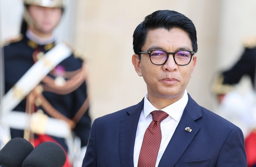 "فرانس برس": رئيس مدغشقر يؤكد مغادرته البلاد