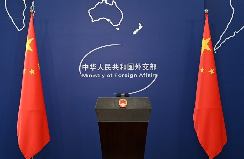 الخارجية الصينية: مطالبة ترامب بالتخلي عن النفط الروسي تقوض الإمدادات العالمية