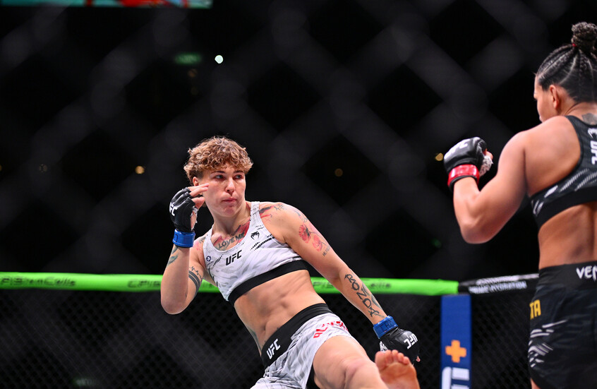 ألكسيفا تودع UFC وتتعهد بوشم العلم الروسي