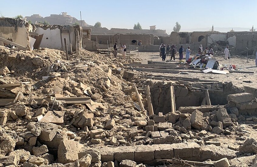 هدنة مؤقتة بين أفغانستان وباكستان بعد اشتباكات دامية خلفت عشرات القتلى