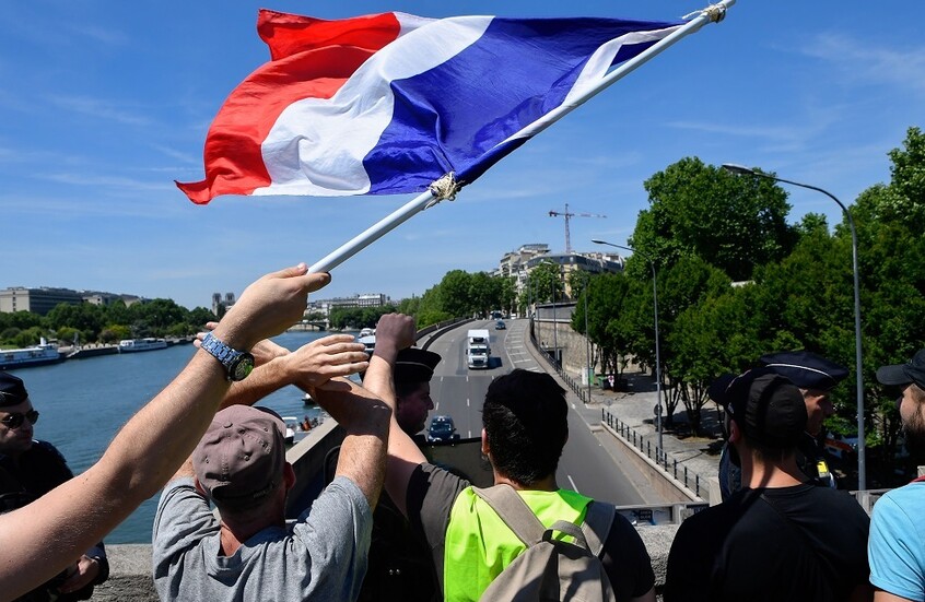 النقابات الفرنسية: في 6 نوفمبر ستنطلق الاحتجاجات ضد مشروع ميزانية البلاد