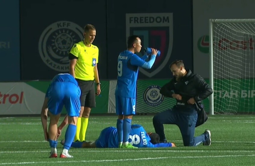 وفاة لاعب عمره 19 عاما بعد مباراة في الدوري الكازاخي