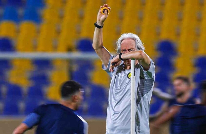 "وعدت رونالدو".. جيسوس يرد على إمكانية توليه تدريب المنتخب السعودي