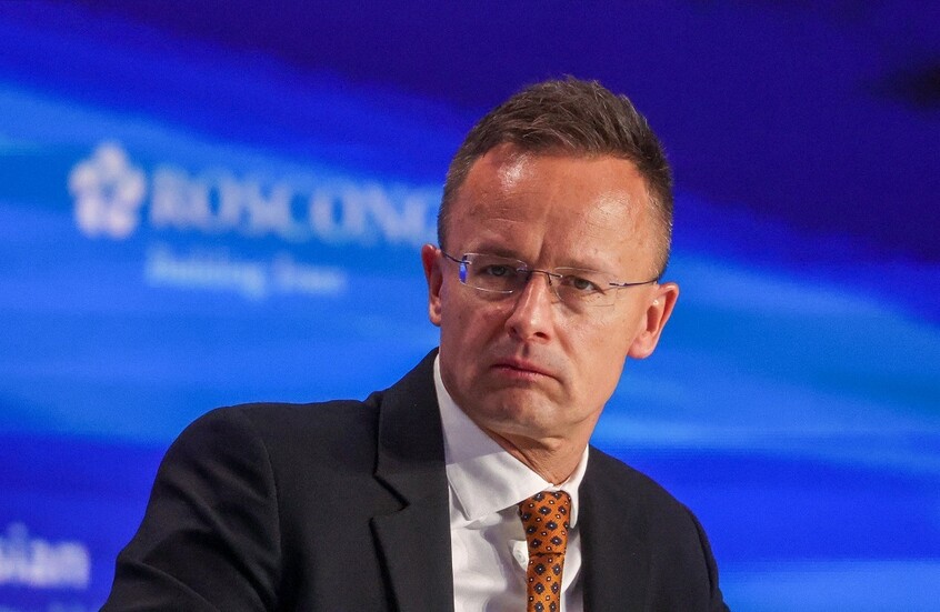 تمهيدا للقمة.. وزير خارجية هنغاريا يجري اتصالات مع لافروف ونائب روبيو