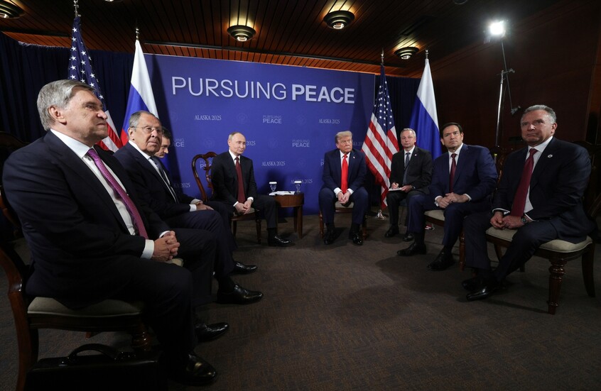 المفوضية الأوروبية تصدر توضيحا بشأن عبور طائرة بوتين إلى بودابست للقاء ترامب