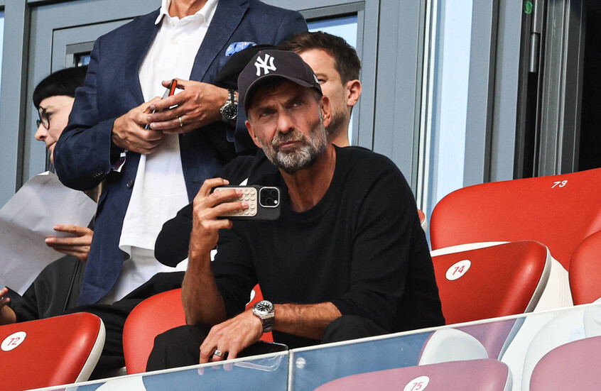 "مهرج ترك ليفربول من أجل المال!".. هجوم عنيف من مسؤول في الاتحاد الأوروبي على يورغن كلوب