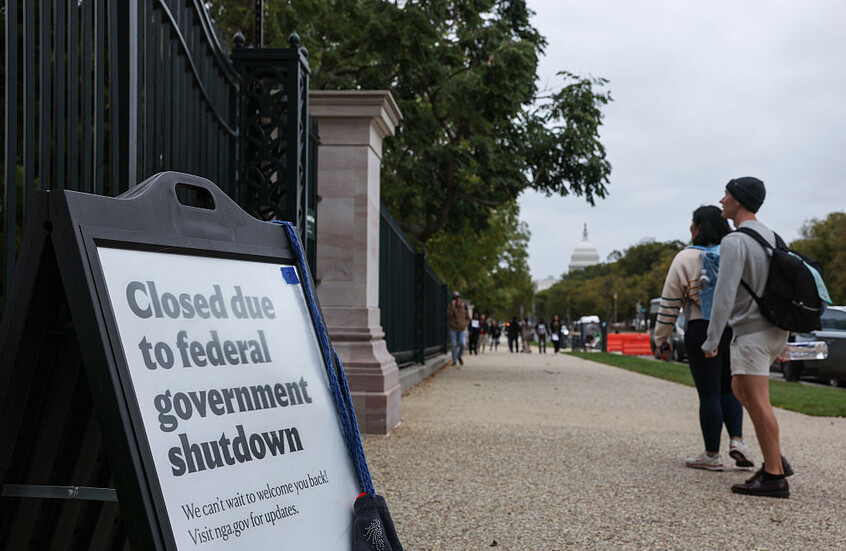 البيت الأبيض: إذا استمر الإغلاق الحكومي شهرا أو اثنين فلن تكون هناك رواتب للموظفين