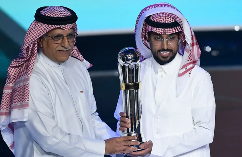 أول تعليق من سالم الدوسري بعد تتويجه بجائزة أفضل لاعب في آسيا