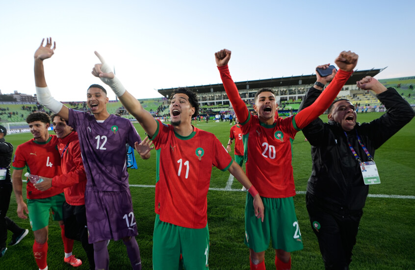 "الفيفا" يختار حكم نهائي كأس العالم للشباب