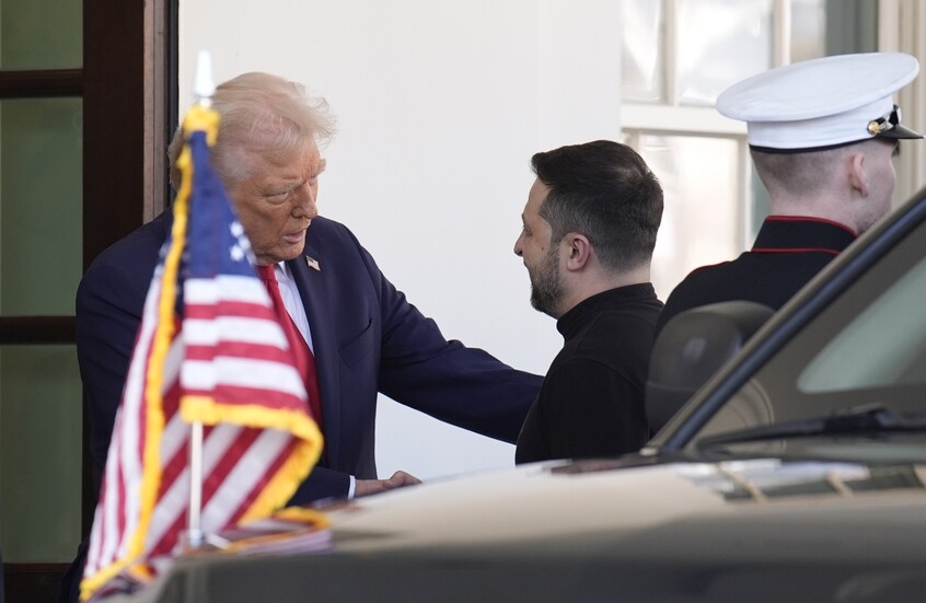 تأخر نصف ساعة عن اللقاء.. هل حاول زيلينسكي توجيه إهانة دبلوماسية لترامب والبيت الأبيض؟ (فيديوهات)