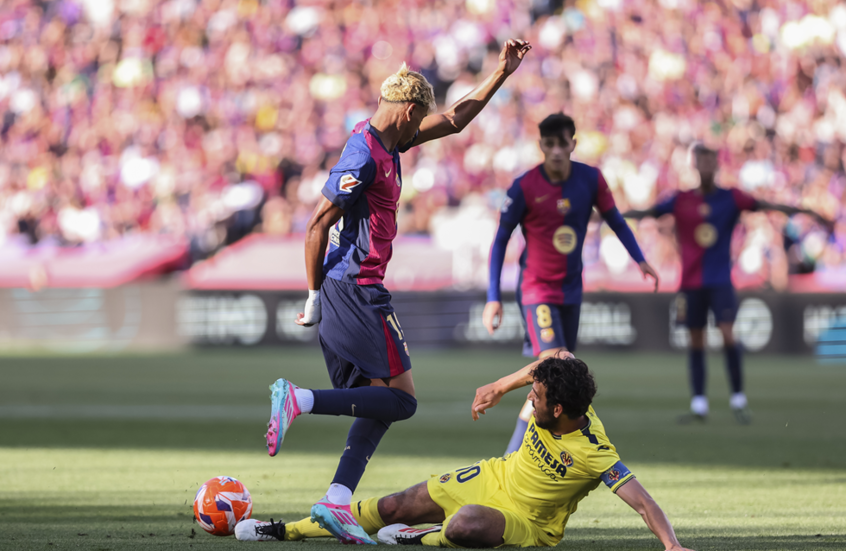 إضراب لمدة 15 ثانية.. لاعبو "الليغا" يحتجون على نقل مباراة برشلونة وفياريال خارج إسبانيا