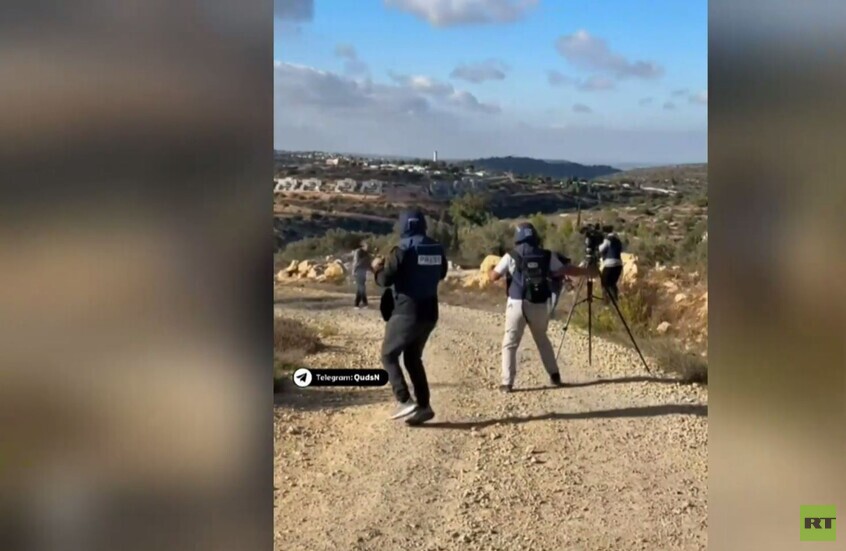 الضفة الغربية.. الجيش الإسرائيلي يطلق قنابل الغاز المسيل للدموع تجاه عدد من الصحفيين