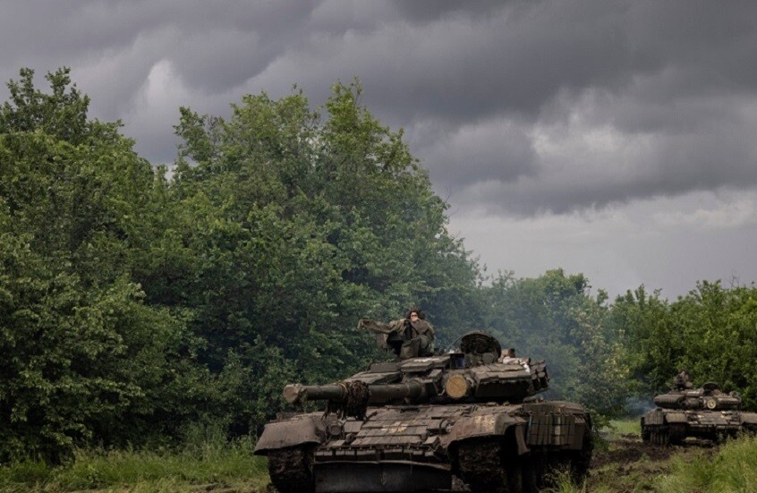 رئيس أركان الجيش البريطاني السابق: أوكرانيا محكوم عليها بالفشل على خطوط المواجهة