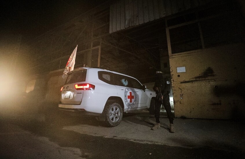 "كتائب القسام": سنسلم جثتين لأسيرين من أسرى الاحتلال تم استخراجهما اليوم في قطاع غزة