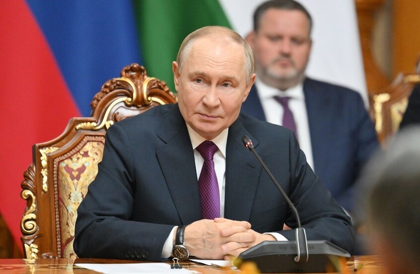 بوتين يهنئ الشعب الروسي بعيد الأب