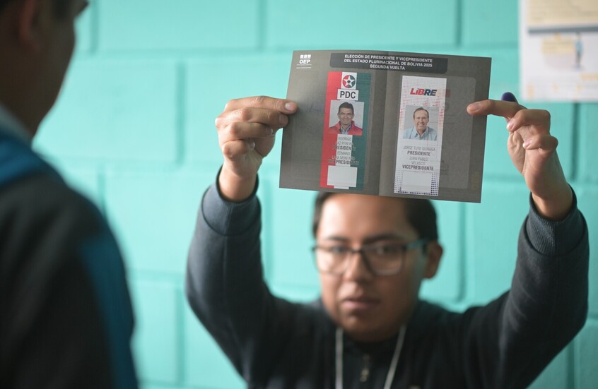 بوليفيا.. مرشح تيار الوسط رودريجو باز يفوز بالانتخابات الرئاسية