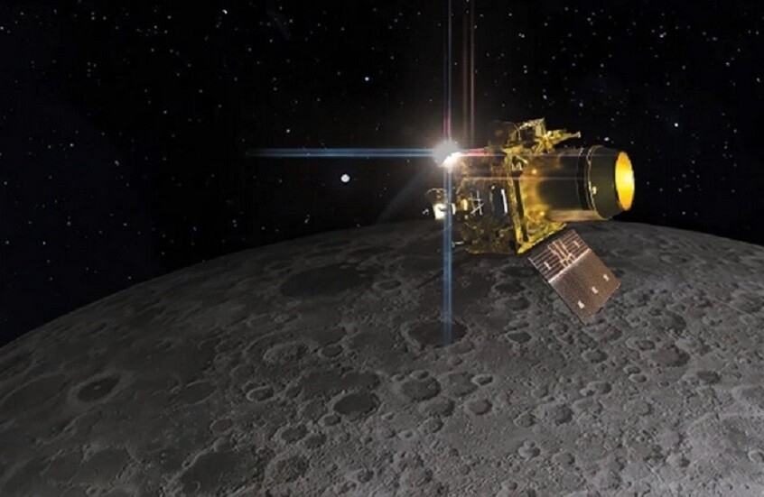 مسبار قمري مداري هندي يسجل تأثير توهجات شمسية على القمر