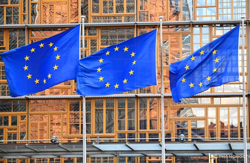 الاتحاد الأوروبي لا يستبعد إلغاء الحظر على استيراد الغاز من روسيا!