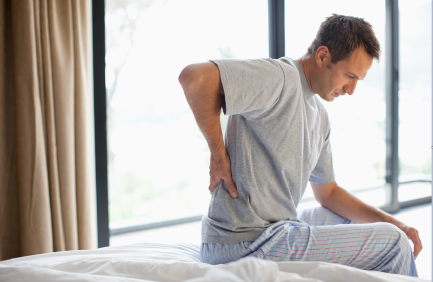 3 تمارين منزلية بسيطة تخفف آلام الظهر وتقوّي العمود الفقري