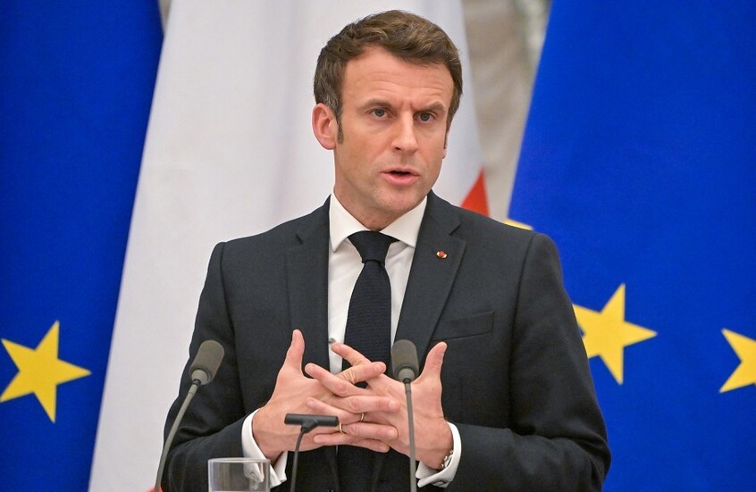 Figaro: ماكرون التقى سرا بساركوزي قبل دخوله السجن