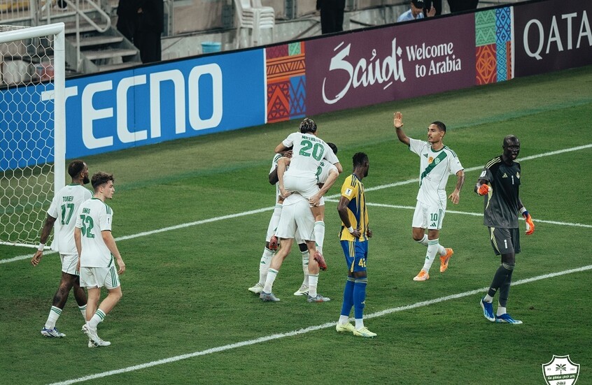 الأهلي السعودي يكرم وفادة الغرافة القطري بثلاثية (فيديو)