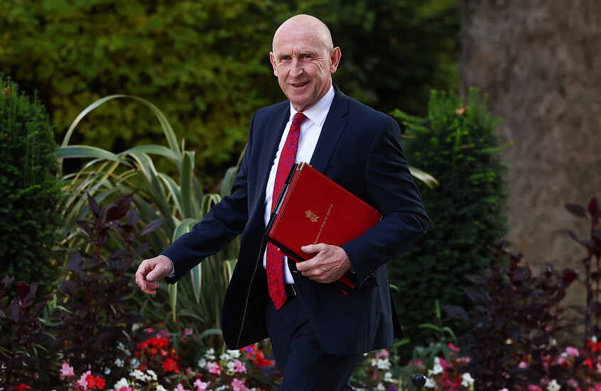 بريطانيا تعلن استعدادها لإرسال قواتها إلى أوكرانيا