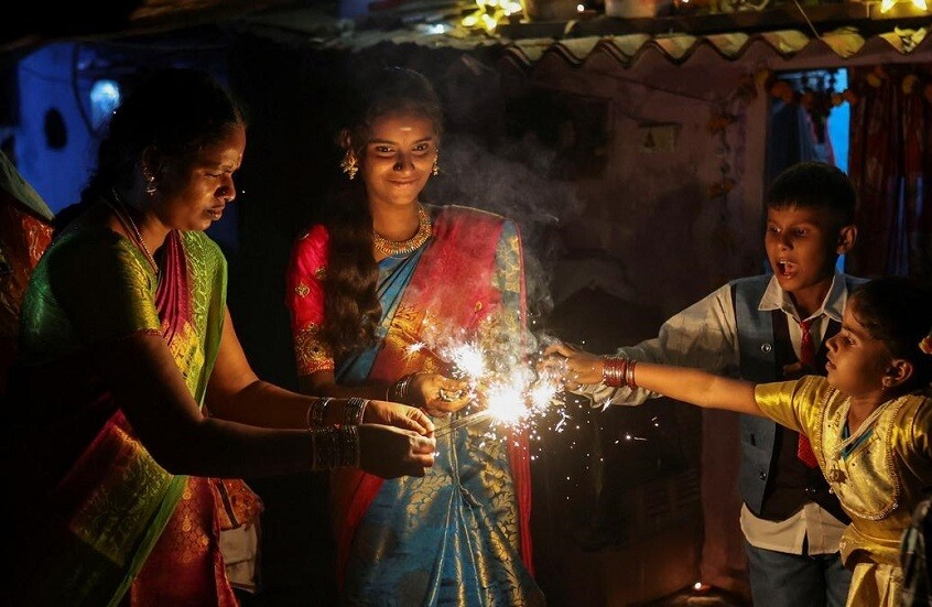 الهند تتألق بمهرجان الأضواء: ديوالي يحتفي بانتصار النور على الظلام (فيديو+صور)