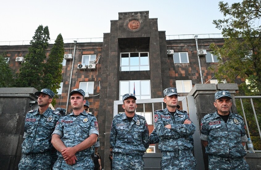أرمينيا.. المحكمة تضع رئيس بلدية غيومري رهن الاعتقال لمدة شهرين