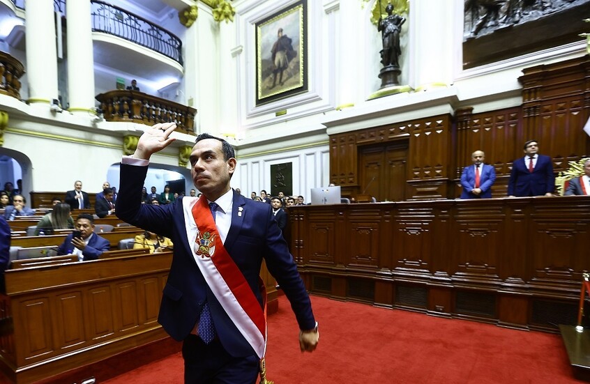 رئيس البيرو يعلن حالة الطوارئ في ليما للتصدي لأعمال عنف "الجريمة المنظمة"