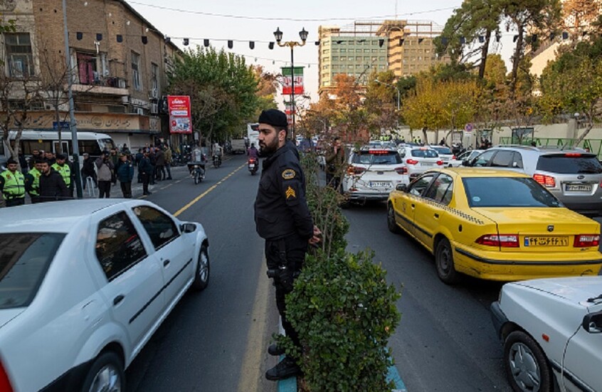 تفكيك عصابة كبيرة لتوزيع وبيع الأسلحة في العاصمة طهران