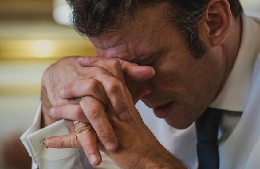 "بوليتيكو": ماكرون المهمش.. كيف تحول من قاطرة أوروبا إلى عبء كبير عليها؟