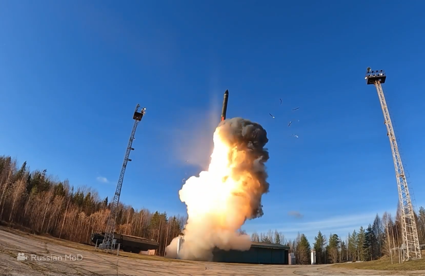 الدفاع الروسية تنشر لقطات لتدريبات القوات النووية الاستراتيجية تحت إشراف بوتين