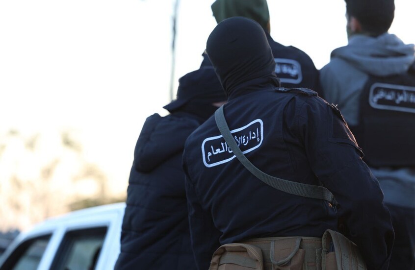 المرصد السوري: تراجع قوات الأمن العام عن اقتحام "مخيم الغرباء" في حارم بعد تدخل الأوزبك