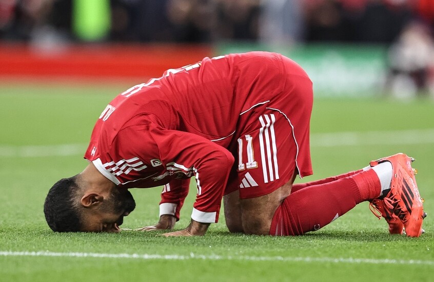 محمد صلاح في القائمة المختصرة للمرشحين لنيل جائزة أفضل لاعب في إفريقيا 2025