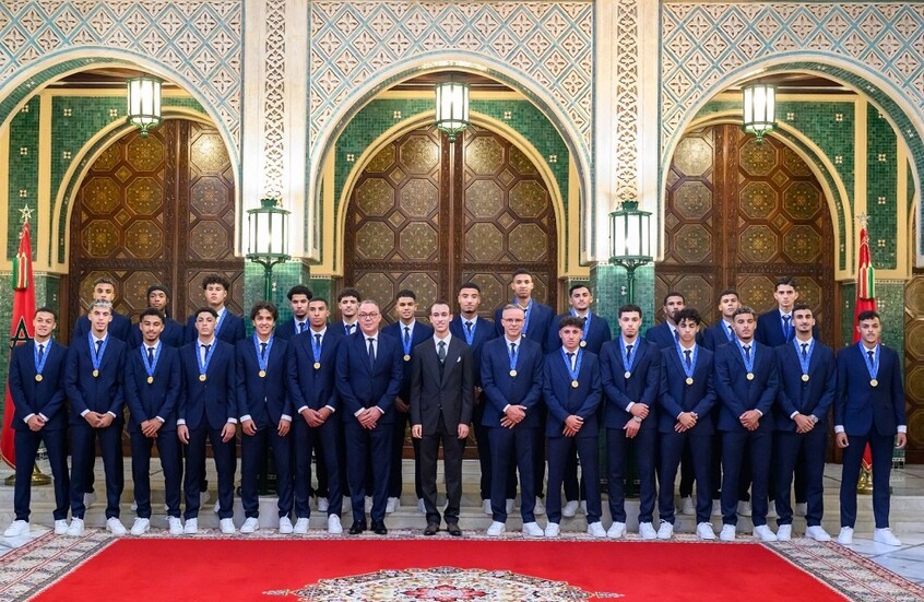 ولي العهد المغربي يستقبل "أشبال الأطلس".. وانتشار جماهيري كبير في الشوارع (فيديو)