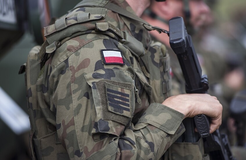 العثور على وثائق عسكرية سرية في مكب نفايات ببولندا