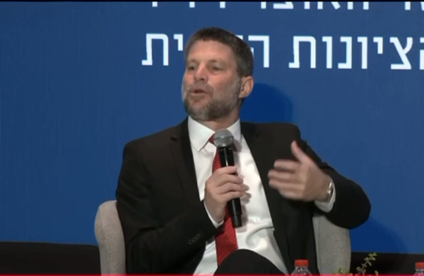 سموتريتش عن التطبيع مع السعودية: "لا شكرا استمروا في ركوب الجمال!" (فيديو)