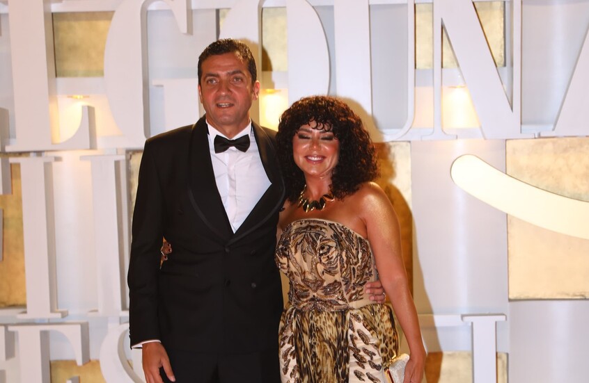 من كسر حاجز الصمت وكيف بدأ الحب؟.. رانيا يوسف تكشف عن تفاصيل زواجها المفاجئ