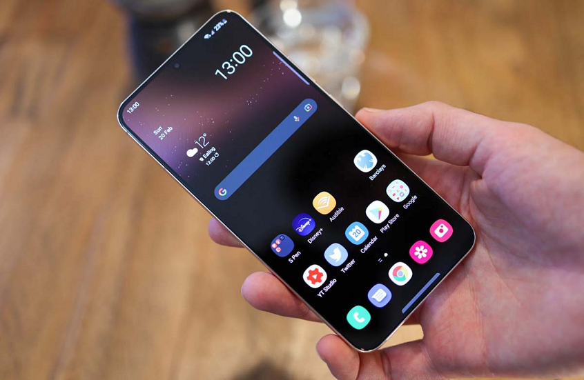 مصر.. عطل مفاجئ يضرب آلاف الهواتف المحمولة ومسؤول يكشف السبب