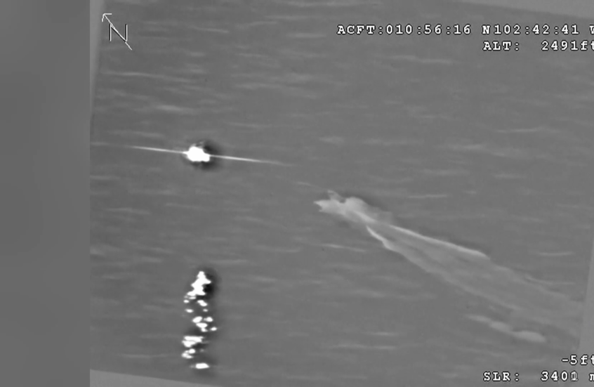 خفر السواحل الأمريكي ينشر فيديو لعملية اعتراض لـ "سفينة تهريب" في المحيط الهادئ