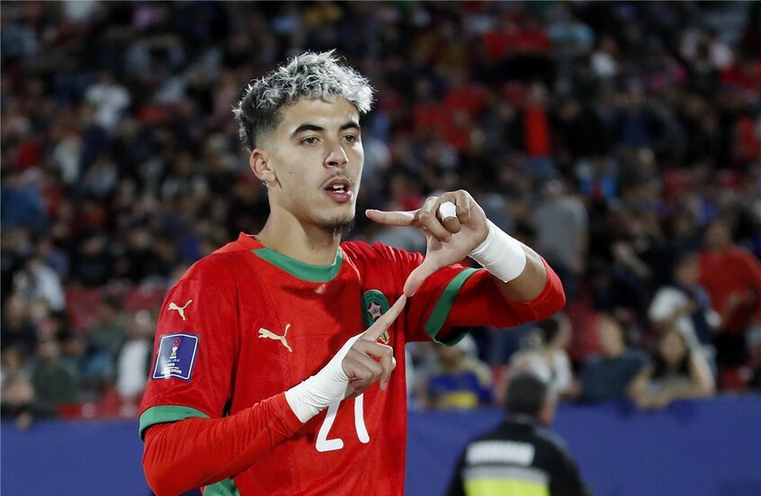 سؤال محرج على الهواء.. مذيعة تربك زابيري نجم شباب "أسود الأطلس"!