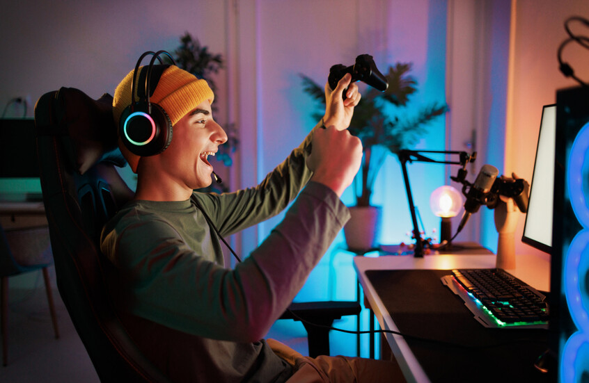 الجزائر.. وزير البريد يعلن حل المشكلة التقنية المتعلقة بلعبة "فورتنايت" الشهيرة