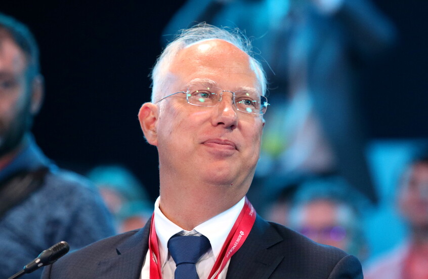 دميترييف حول العقوبات: ستؤدي إلى ارتفاع أسعار النفط في العالم بينما روسيا ستبيع كمية أقل بسعر أعلى