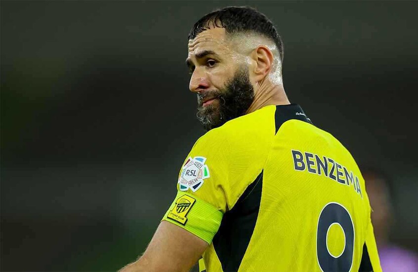 الهلال السعودي يذكر الاتحاد بمآسي "الجوهرة" ويسخر من قائده كريم بنزيما (صورة)