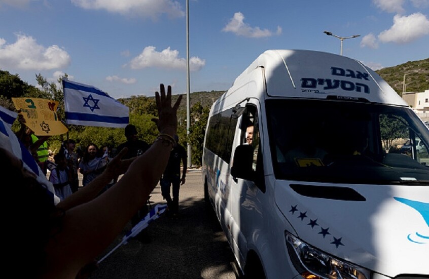 الإعلام الإسرائيلي: "حماس" مستعدة لتسليم جثامين 5 إلى 8 رهائن