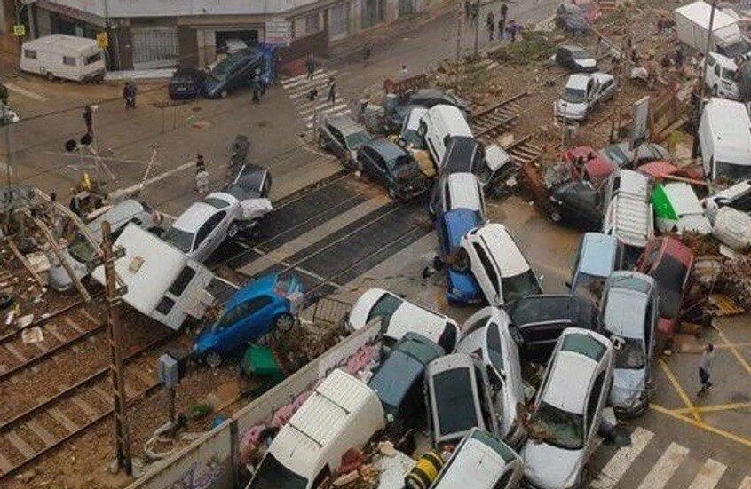 إعلام: أكثر من 50 ألف شخص يحتجون في إسبانيا على فيضانات فالنسيا