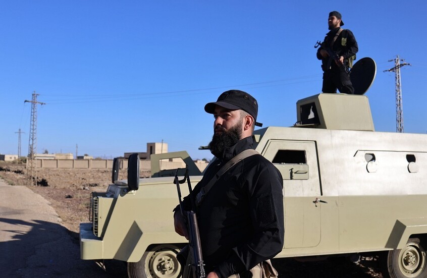 مقتل عنصر في الأمن الداخلي السوري باشتباك مسلح في ريف درعا (صورة)