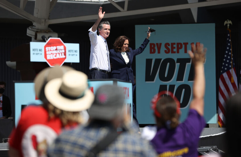 نيوسوم وهاريس يلمحان إلى عزمهما خوض الانتخابات الرئاسية الأمريكية المقبلة